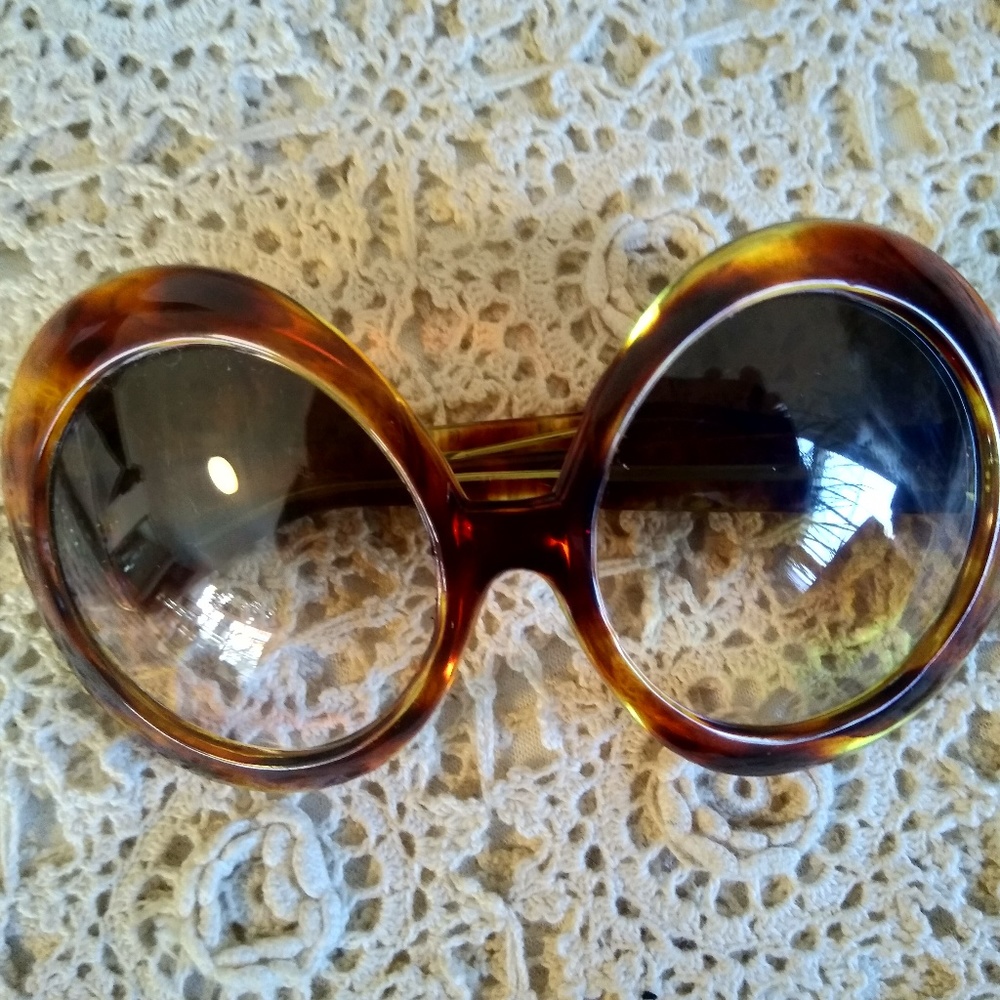Vintage Tortoise shell Over sized Sunglasses Italy